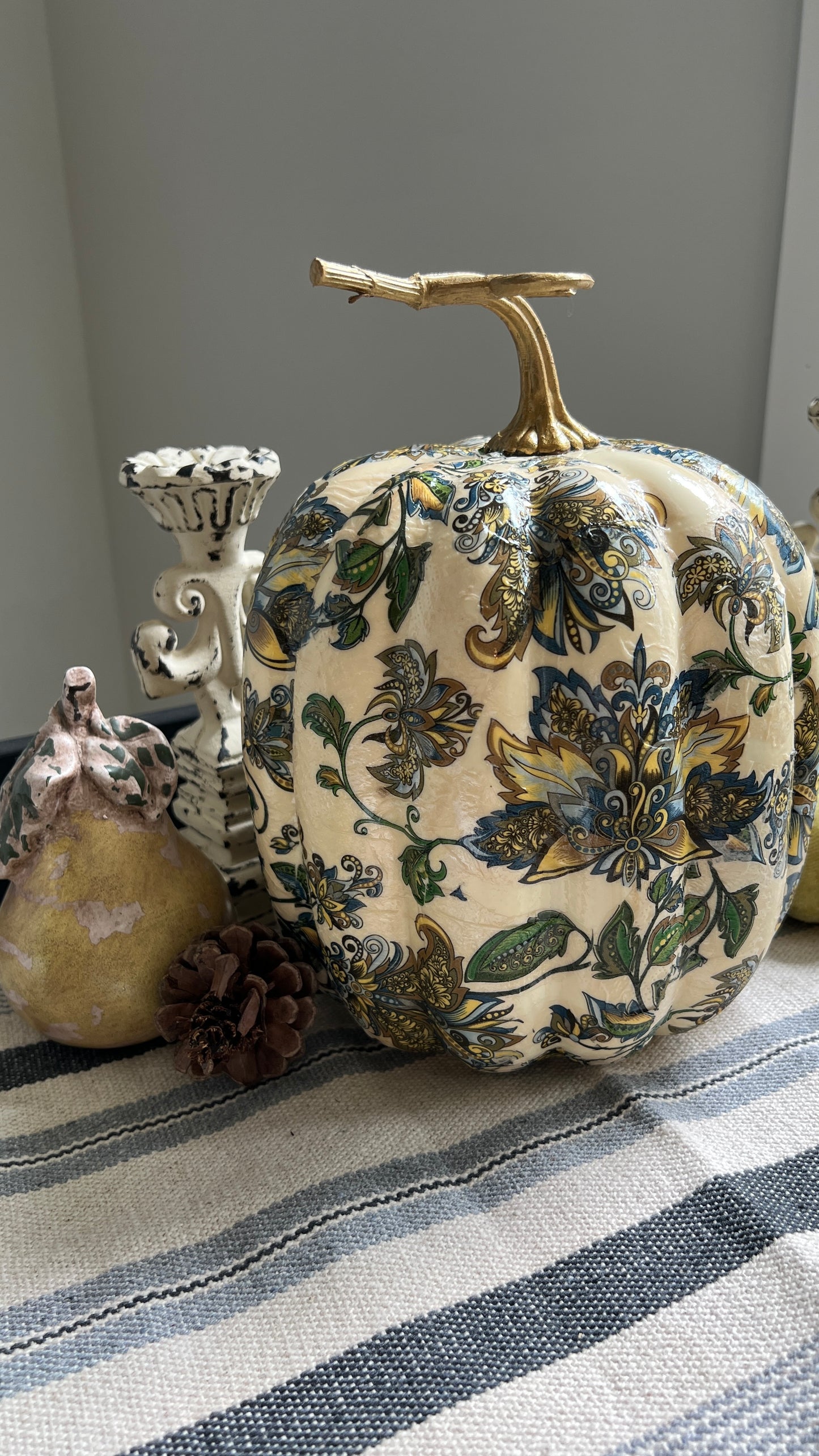 Navy Baroque Pumpkin