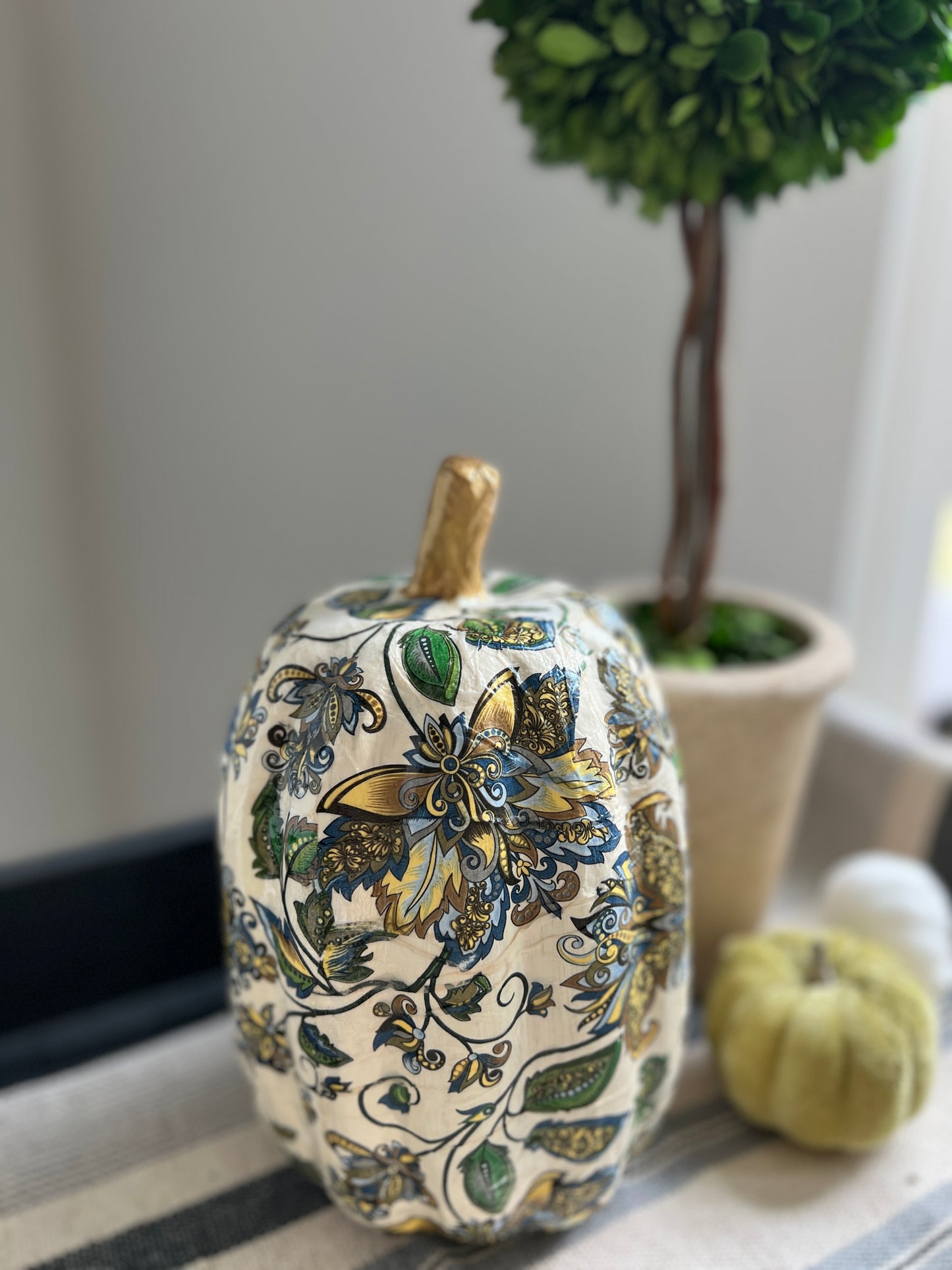 Navy Baroque 2 Pumpkin